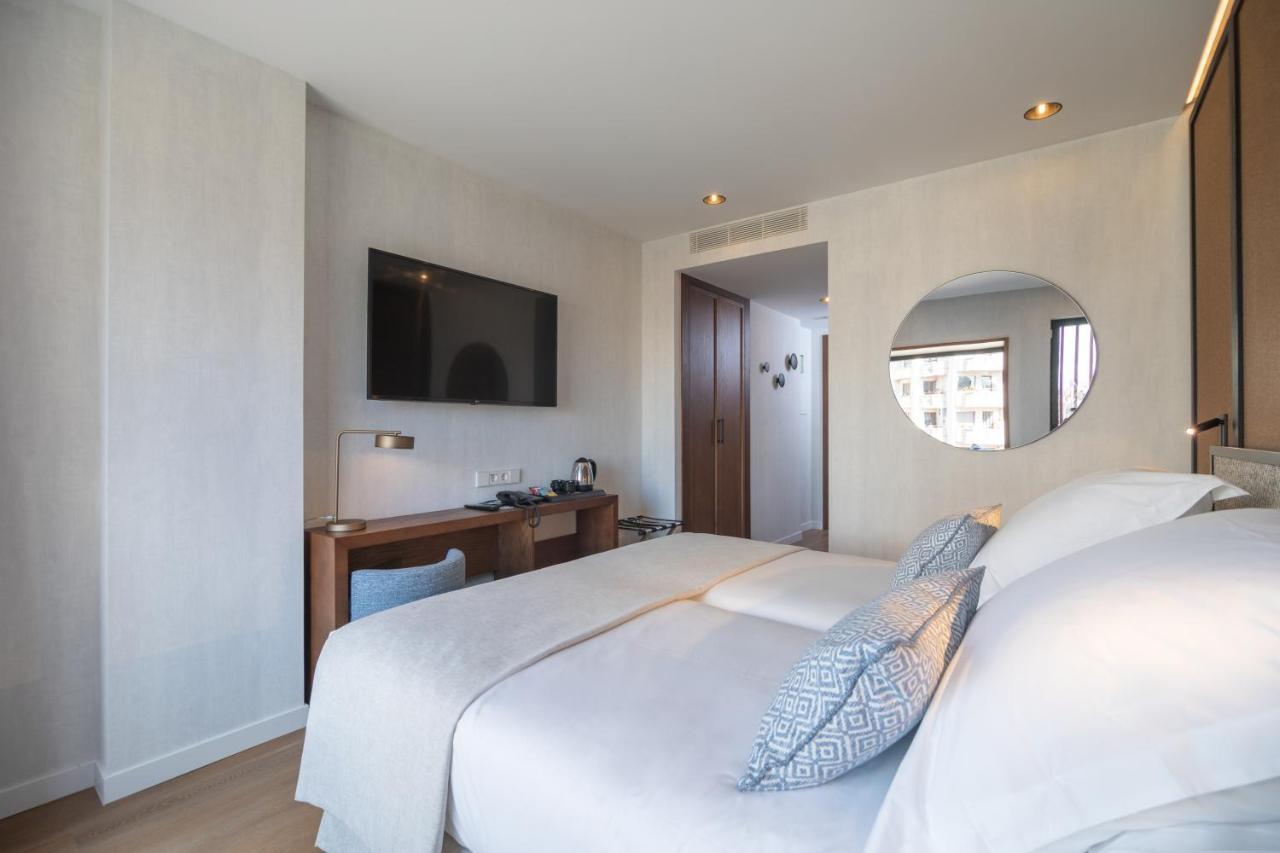 Hotell Js Plaza 4*